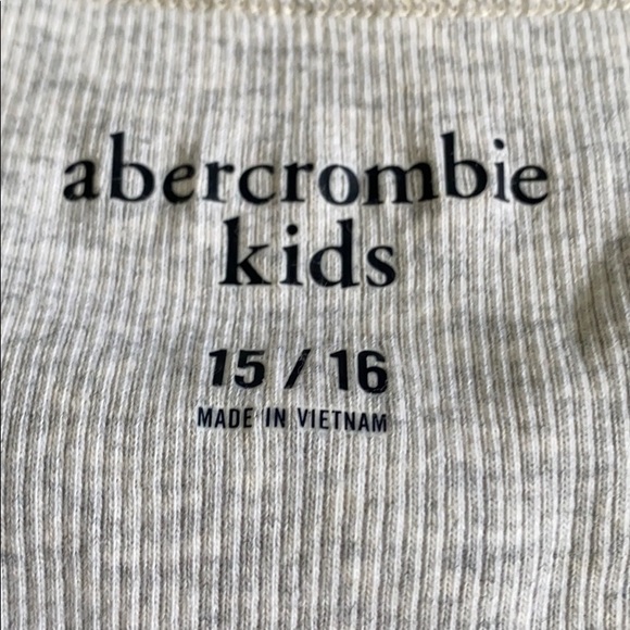 Ambercrombie Kids Short Sleeve - Picture 3 of 4